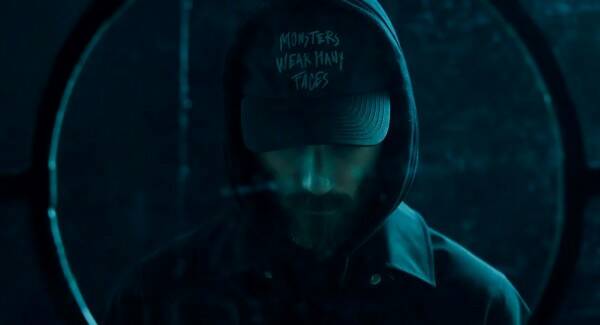 По мотивам Alan Wake 2 выпустили коллекцию повседневной одежды